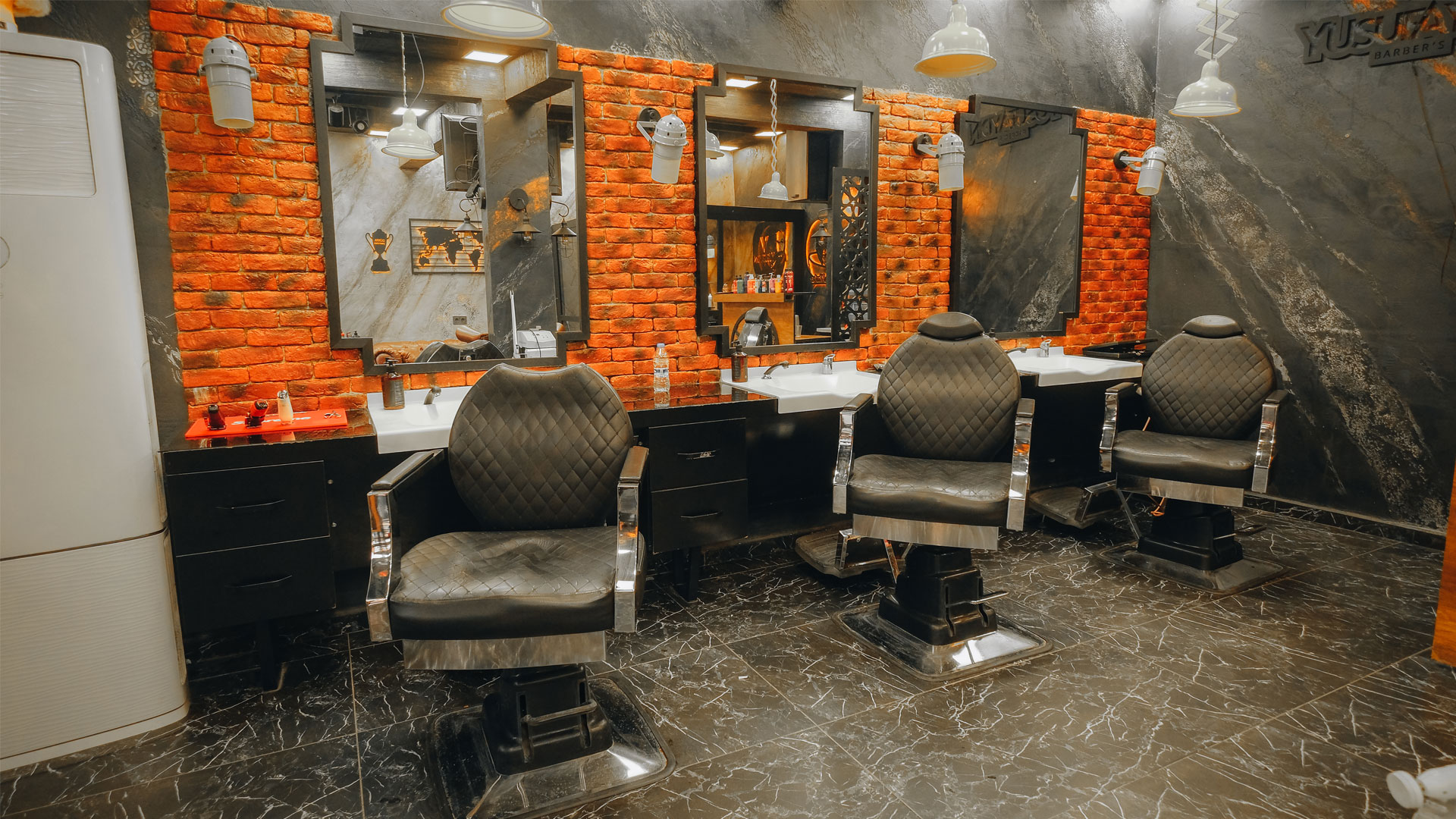 Lüx Mahalle Berberi